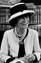 Coco Chanel - 1962 - Photo by Douglas Kirkland | S'habiller, Chanel ...