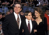 Tommy Lee Jones Has 2 Children from One Wife despite Being Married ...