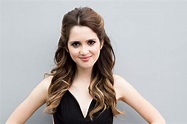 Laura Marano Biography, Age, Wiki, Family, Height, Boyfriend - NCERT POINT