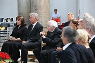 Abschied im kleinen Kreis: Beerdigung von Hans-Jochen Vogel ...