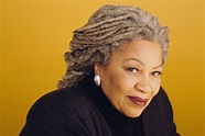 Toni Morrison - A primeira escritora negra a ganhar o Prêmio Nóbel de ...