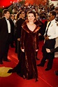 What the Oscars Red Carpet Looked Like in 1997 Photos | Vanity Fair