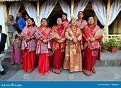 Nepalskie Kobiety W Tradycyjnym Odziewają Fotografia Editorial - Obraz ...