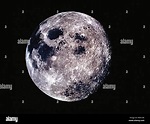 Die Rückseite des Mondes als solide Kugel. Das Foto wurde im Rahmen der Apollo 17-Mission, die ...
