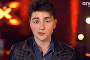 Overwhelmed Galway singer Brendan Murray falls to ground as he makes it ...