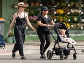 Amber Heard disfruta de un paseo con su hija en un parque de Madrid