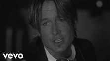 Keith Urban - Blue Ain't Your Color (Official Music Video) - YouTube