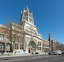 History of the Victoria & Albert Museum in London - Guidelines to Britain