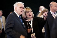 Warren Buffett Adds Daughter Susan to Board in Berkshire Hathaway ...