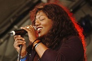 Denise Johnson dead: Tributes pour in as Primal Scream singer passes ...