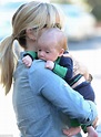 Las primeras fotos del hijo de Reese Witherspoon | Ricosyfamosos.org
