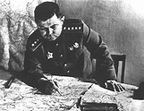 [Photo] Russian Army General Nikolai Vatutin studying maps, Ukraine ...
