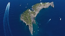 This island off the Amalfi coast in Italy is picturesquely shaped like ...