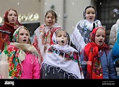 Lviv, Ucrania 6 de enero de 2023. Los ucranianos cantan villancicos ...