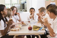5 worst things to pack in your kid's school lunch - CBS News