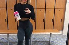 yoga pants ass asian girls hot selfie mirror front tight comments thesexier