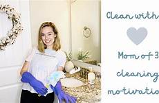 clean mom cleaning