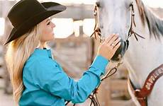 rodeo cowgirl barrel racing photography