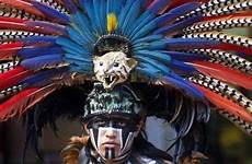 aztec corporal indigena warrior azteca danza maya asentamiento identidad mayas sfgate guerreros guerrero indians folklore hispanic mexicano mayan american mexiko