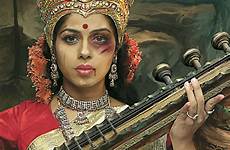 goddesses saraswati abused veena violenza bruised mulher induismo coniugale stupro lunanuvola violenze campagna deusa beffa tintas retratos carmim recall lakshmi