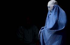 burqa burka afghan afghanistan afp afghane clad herat interdiction partielle aref karimi reportedly oriente allemagne parliament afd antrag worum verbot