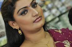 aunty big kerala hot sexy cleavage blouse neck low mandaram advices education dr health sex