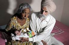 70 old birth india woman baby year child her first gave singh boy kaur may cn people after gives years