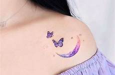 tatuajes mariposas delicadas pequeñas hombro mariposa violetas yuya celeste disenos femininebuzz