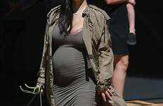 kardashian kim baby bump august pregnant la pregnancy popsugar her flaunts selfie worthy lunch growing date instyle