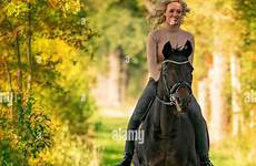 horse rider horseback sadle