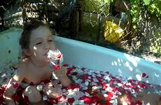 видео ванну для роз детей девчонки копия