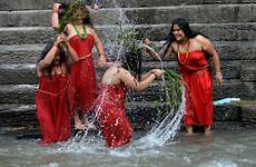 women teej bath river ritual hindu bagmati bathing woman taking ladies panchami nepali most rishi festival nepalese huffingtonpost take breathtaking