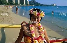 beach hawaiian hawaii waikiki girl head diamond holiday honolulu alamy diamomd leis wearing america