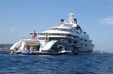 yacht luxury serene mega club beach motor yachts metre superyacht charter charterworld suzanne hart sacha latest impressive large elysee favething