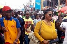boobs big woman huge very lagos causes breasted endowed men village computer nairaland heavily troop massive bigtittytube commotion caused whose