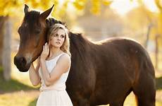 horse blonde girl wallpaper pretty horses woman riding google bokeh girls kaynak brown
