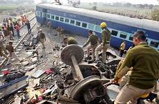 kanpur kereta accidents coaches kecelakaan insiden anjlok tewas survivors