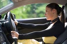 driver driving car women drivers woman safer course attending benefits opptrends