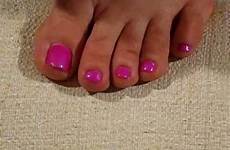 painting toenail