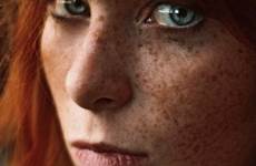 rote augen blaue redheads ginger sommersprossen freckles meisje sproeten haar roten ojazos rothaarige azules rotes menschen rode vagina torbe gemerkt