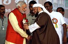 muslim india muslims modi rss rediff narendra leader gujarat citizens second learn class live will together receives flowers election ahmedabad