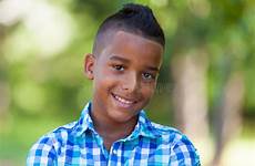 africano adolescente menino ragazzo preto zwarte openluchtportret afrikaanse sveglio aperto ritratto africana retrato pessoa jonge amerikaanse muchacho afroamericano cerca faded