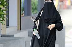 saudi women arabia wear dubai woman clothes dress niqab clothing code arabian burqa their men countries abaya arab ban qatar