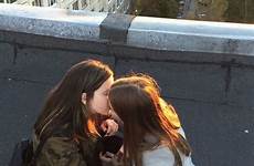 amigas lesbianas chicas tublr besándose forrása cikk