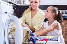 laundry doing girl huisvrouw meisje doen die housewife preview