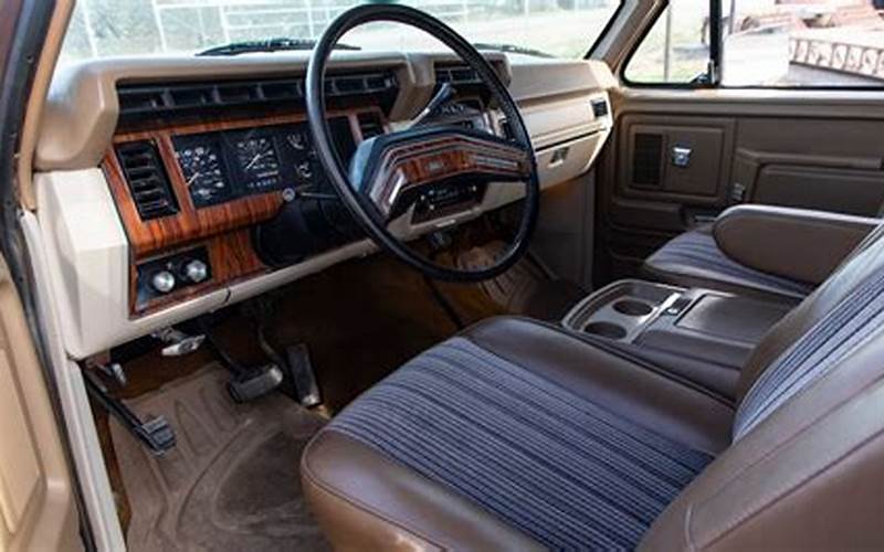 1982 Ford Bronco 4X4 Interior