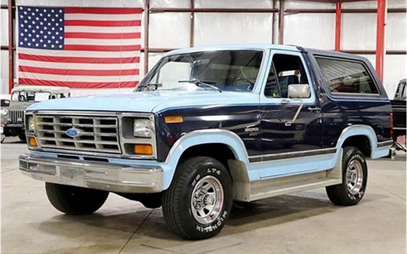1983 Ford Bronco Off-Roading