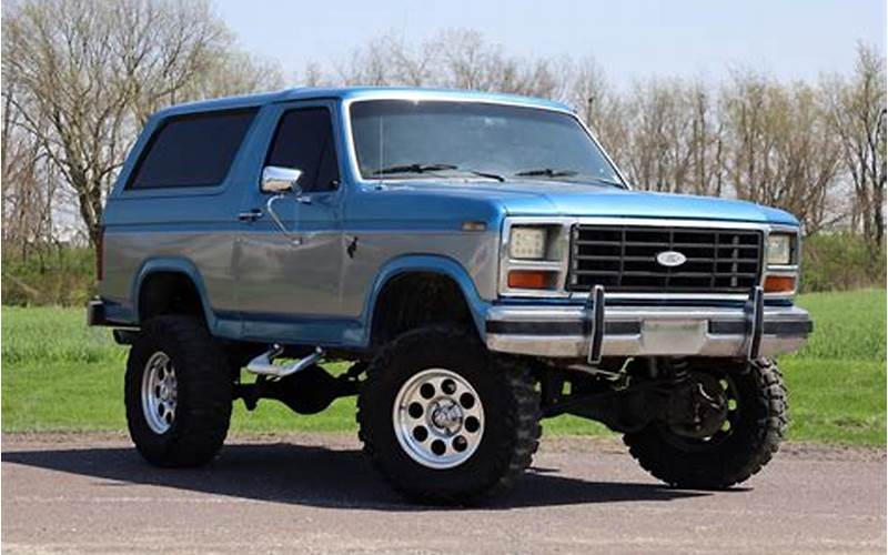 1984-1985 Ford Broncos Features