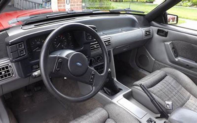 1987 Ford Mustang Interior