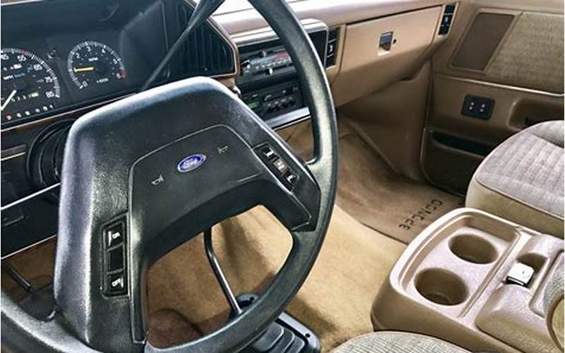 1988 Ford Bronco 4X4 Interior